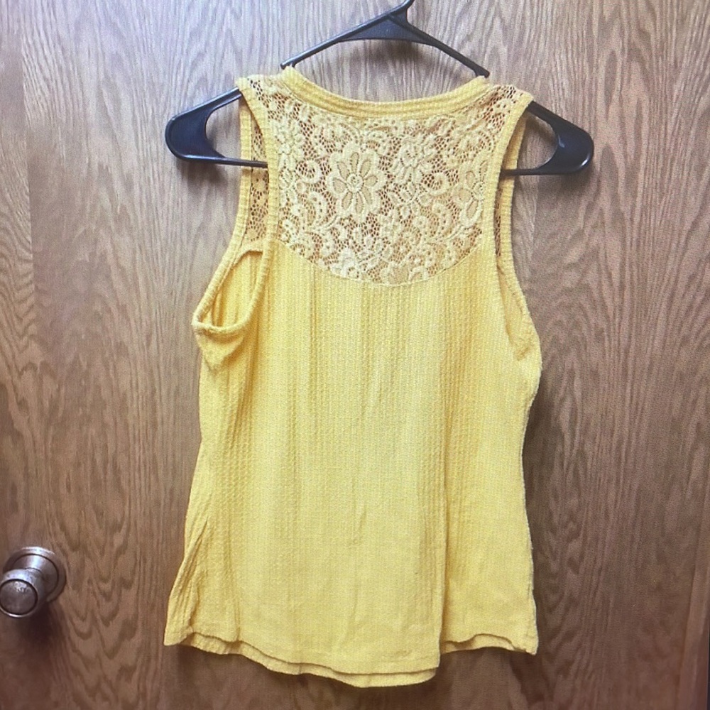 Yellow Ribbed Buttoned Tank Top - Picture 3 of 5